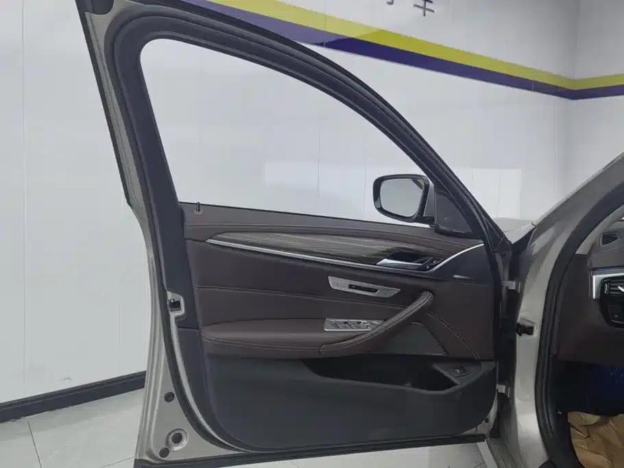 2023 BMW 5 Series 530Li Leading Luxury Package — миниатюра 7