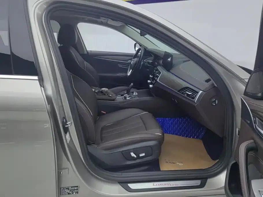 2023 BMW 5 Series 530Li Leading Luxury Package — миниатюра 8