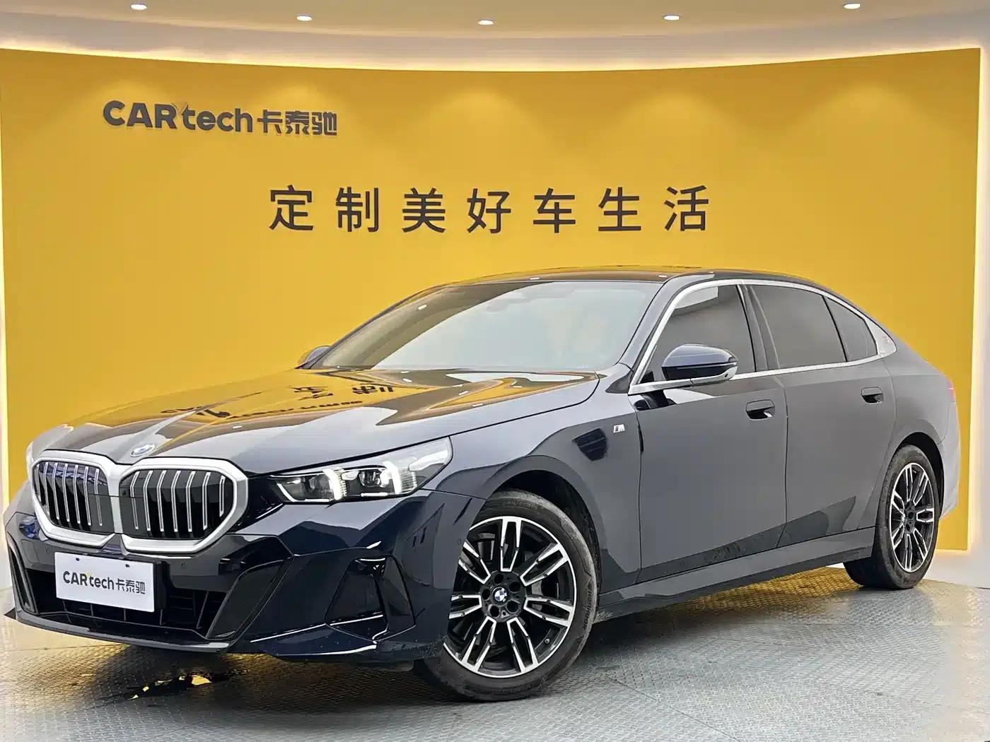 2024 BMW 5 Series 530Li Leading Edition M Sport Package — миниатюра 1
