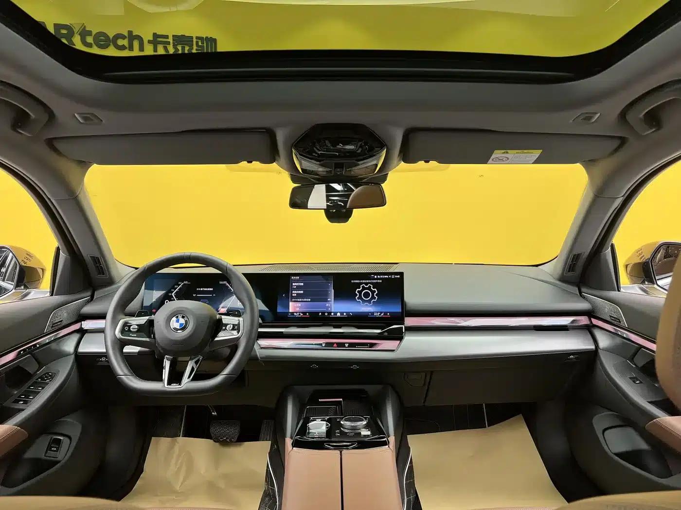 2024 BMW 5 Series 530Li Leading Edition M Sport Package — миниатюра 12