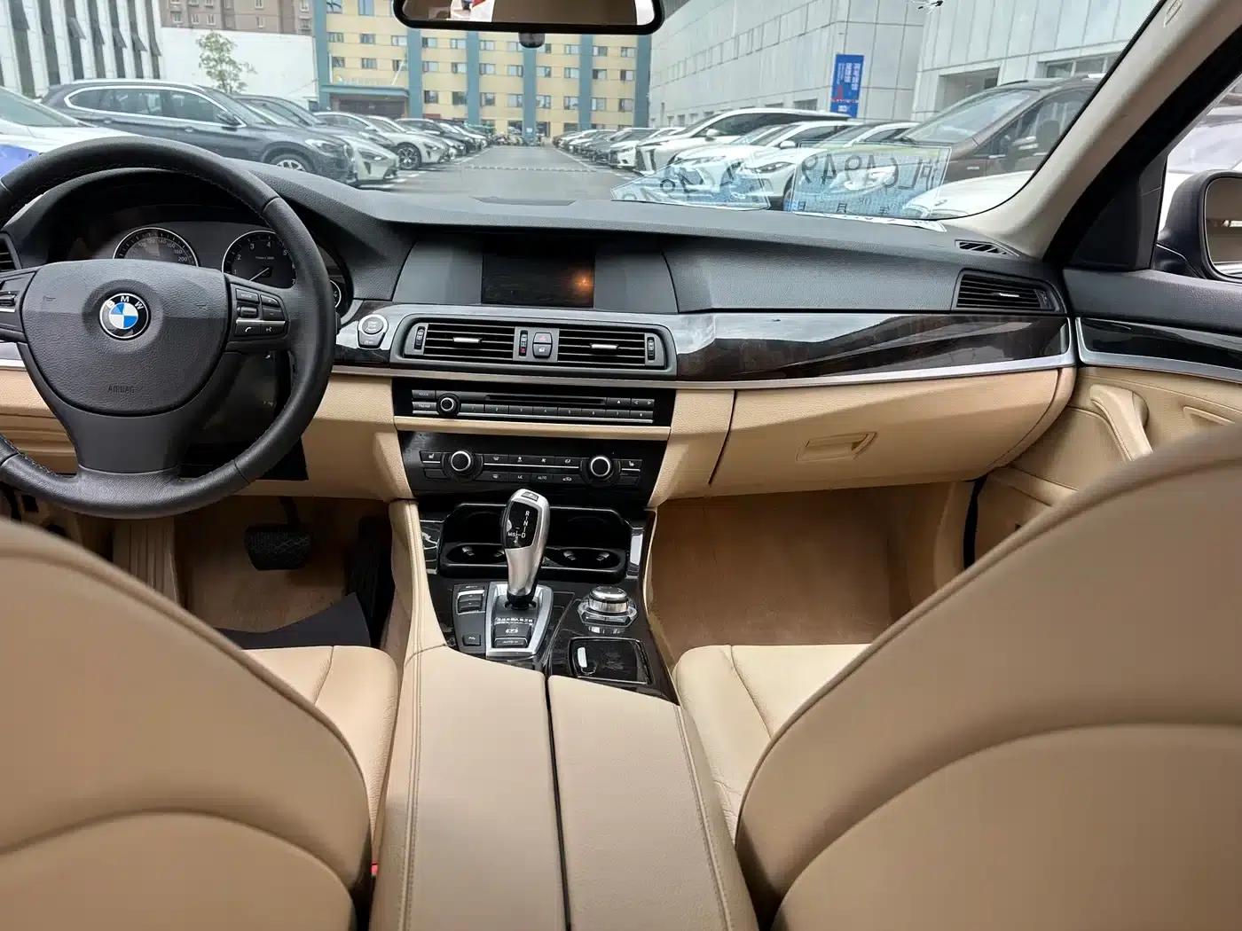 BMW 5 Series 2013 525Li Leading Edition — миниатюра 10