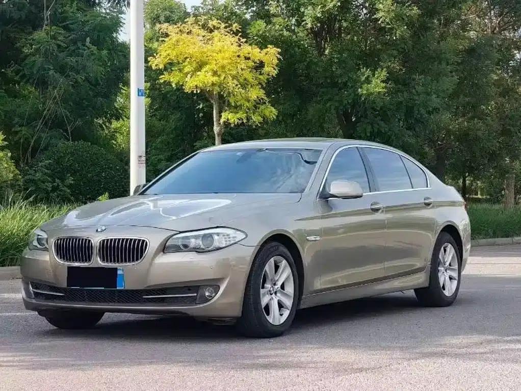 2011 BMW 5 Series 528Li Luxury — миниатюра 1