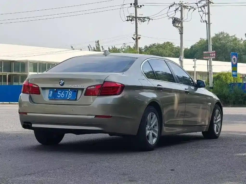 2011 BMW 5 Series 528Li Luxury — миниатюра 4