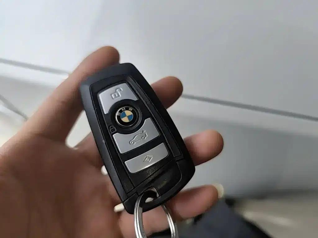 2014 BMW 5 Series 525Li Leading Edition — миниатюра 9