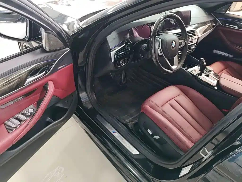 2018 BMW 5 Series 530Li Leading Edition M Sport Package — миниатюра 16