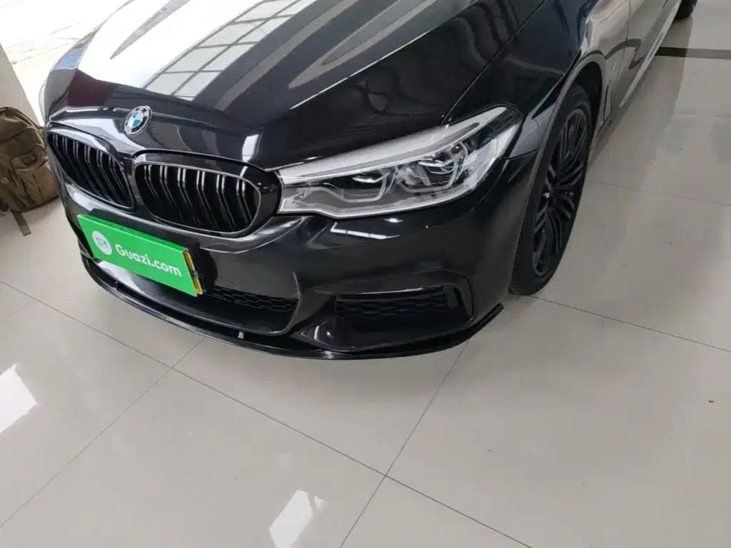 2018 BMW 5 Series 530Li Leading Edition M Sport Package — миниатюра 24