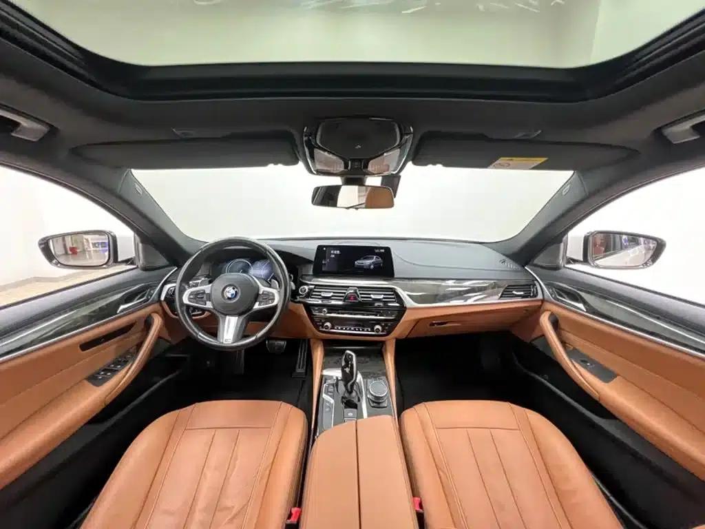 2018 BMW 5 Series 530Li Luxury M Sport Package — миниатюра 11
