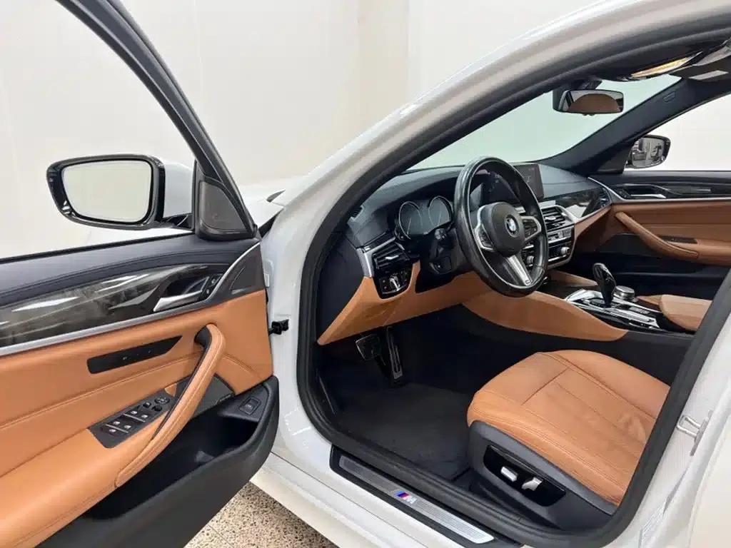 2018 BMW 5 Series 530Li Luxury M Sport Package — миниатюра 16