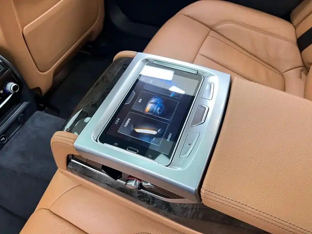 2018 BMW 5 Series 530Li Luxury M Sport Package — миниатюра 19
