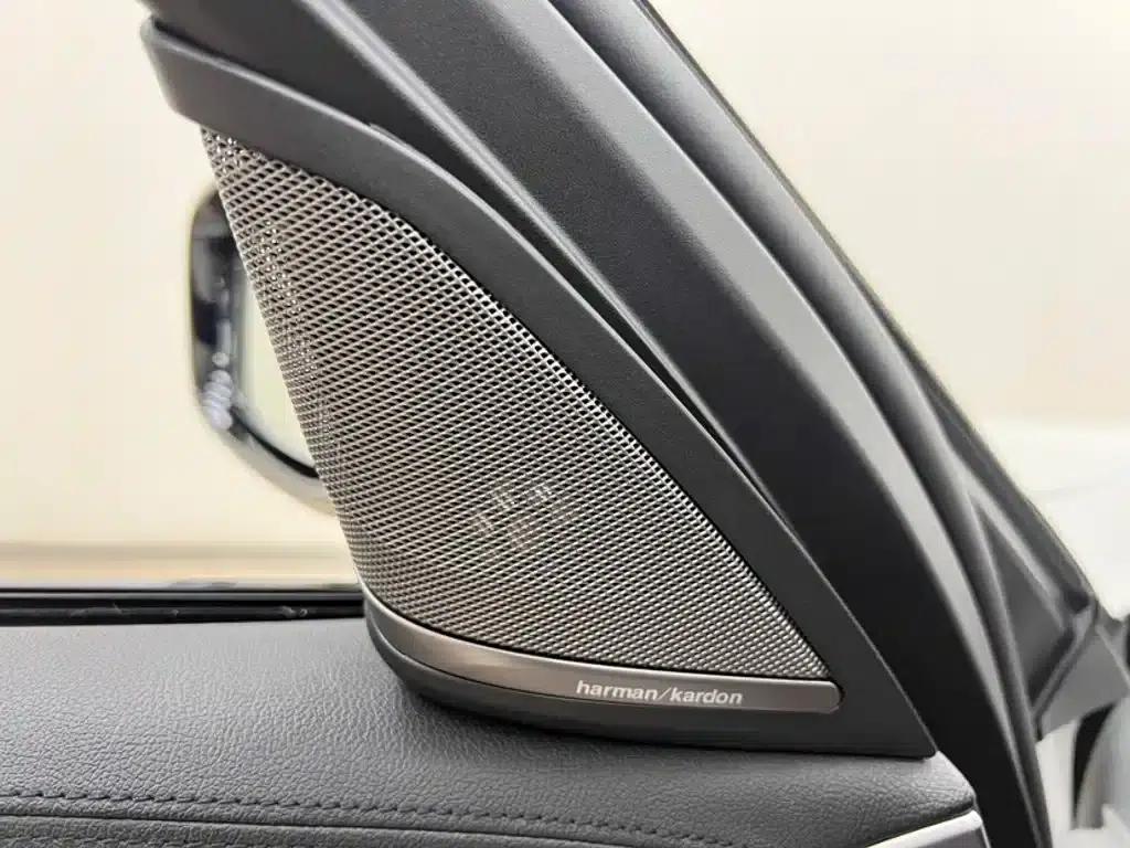 2018 BMW 5 Series 530Li Luxury M Sport Package — миниатюра 7