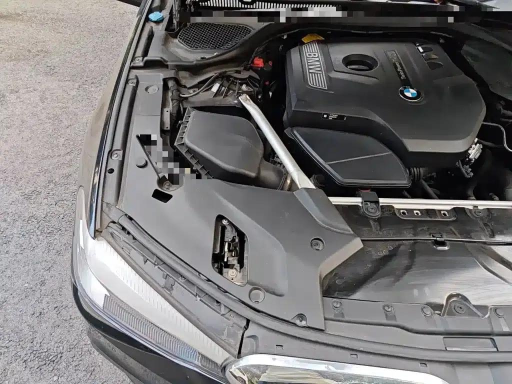 2019 BMW 5 Series 530Li Leading Edition M Sport Package — миниатюра 21