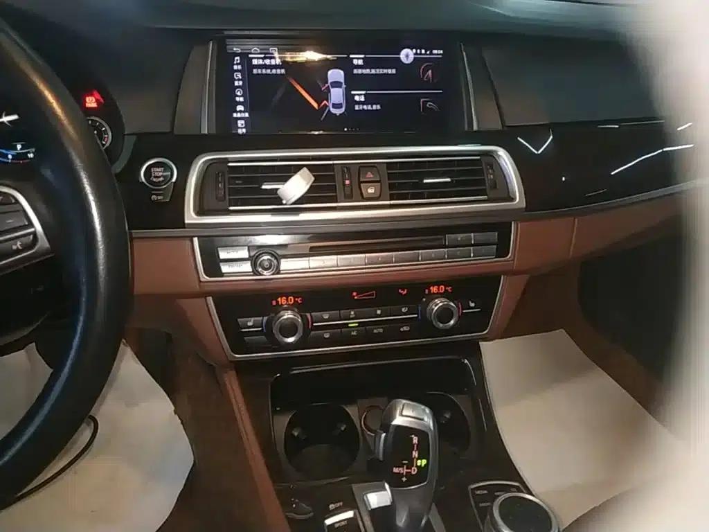 BMW 5 Series 2017 525Li Leading Edition — миниатюра 13
