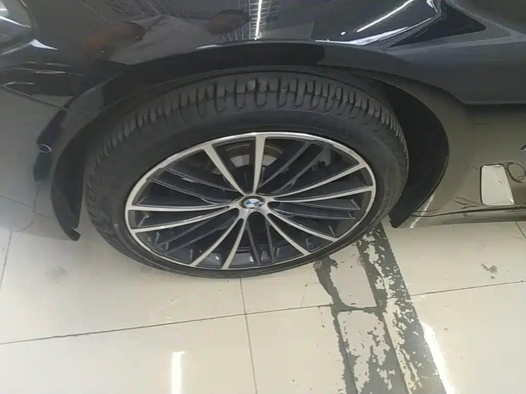 2023 BMW 5 Series 530Li Leading Edition M Sport Package — миниатюра 25