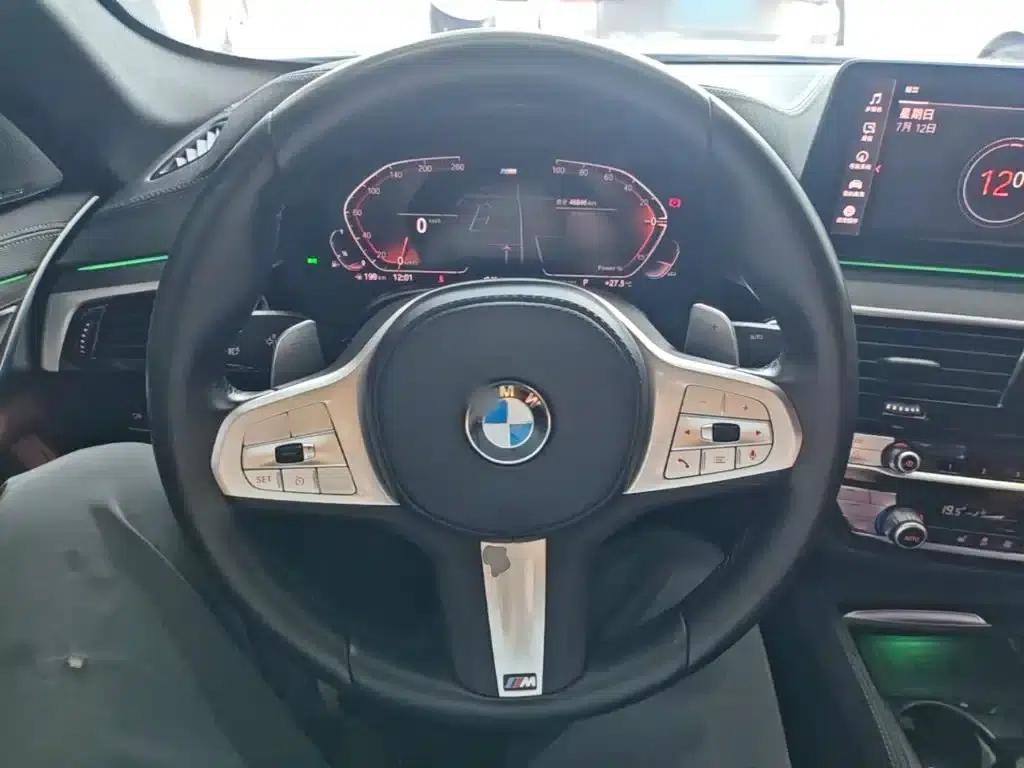 2023 BMW 5 Series 530Li Leading Edition M Sport Package — миниатюра 11