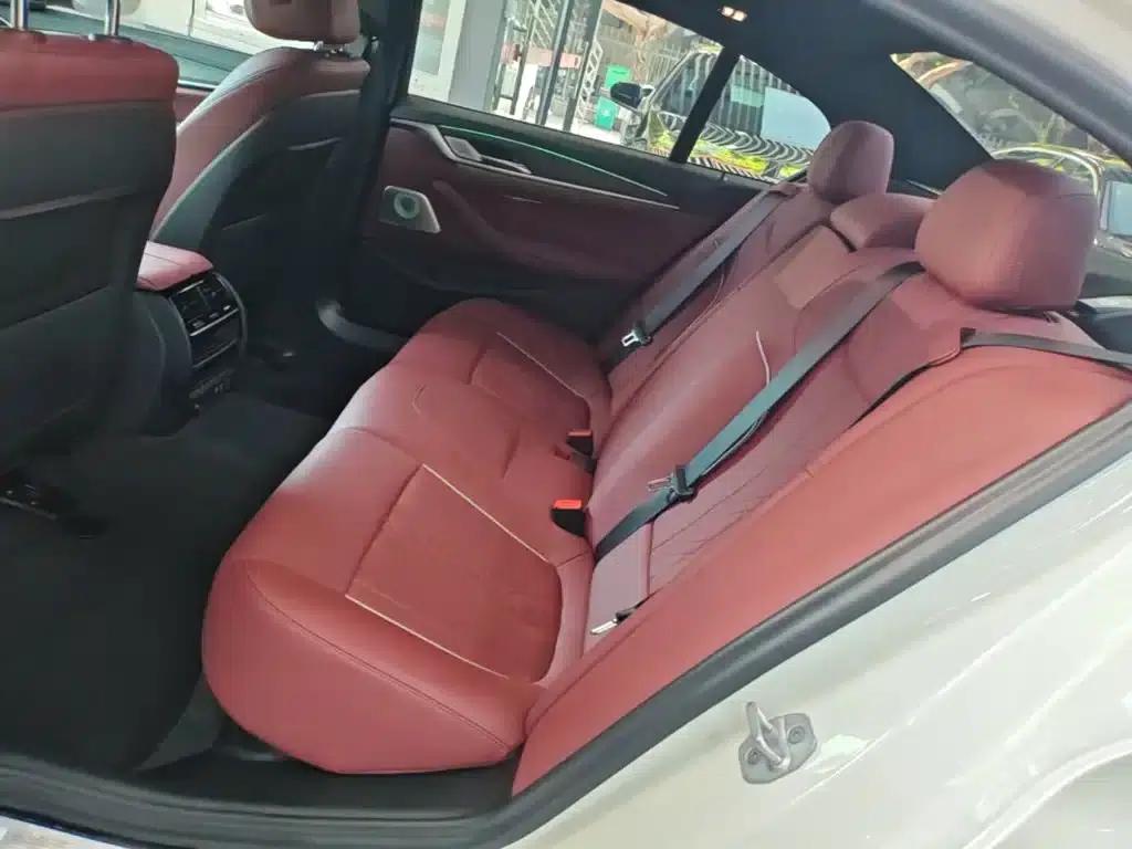 2023 BMW 5 Series 530Li Leading Edition M Sport Package — миниатюра 17