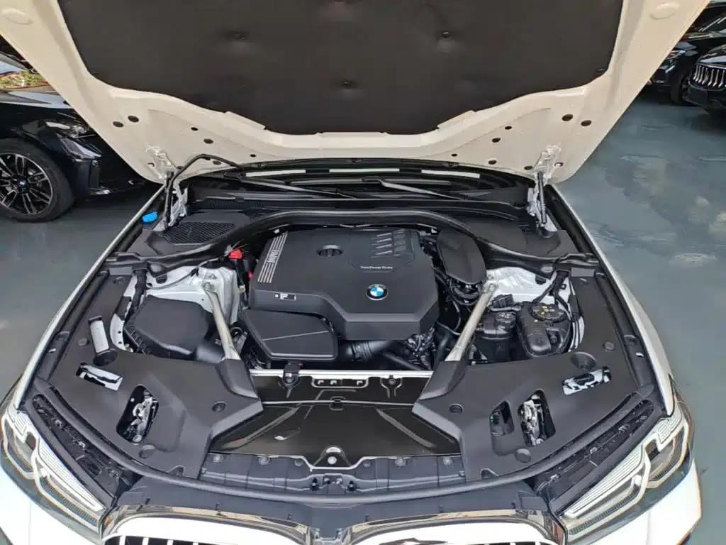2023 BMW 5 Series 530Li Leading Edition M Sport Package — миниатюра 20