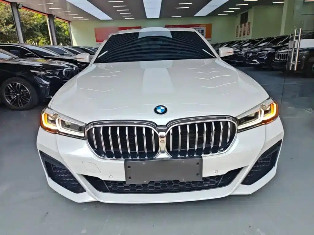 2023 BMW 5 Series 530Li Leading Edition M Sport Package — миниатюра 3