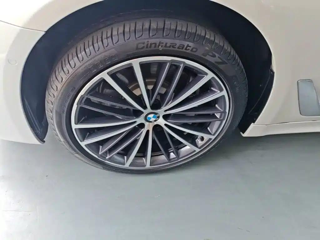 2023 BMW 5 Series 530Li Leading Edition M Sport Package — миниатюра 23