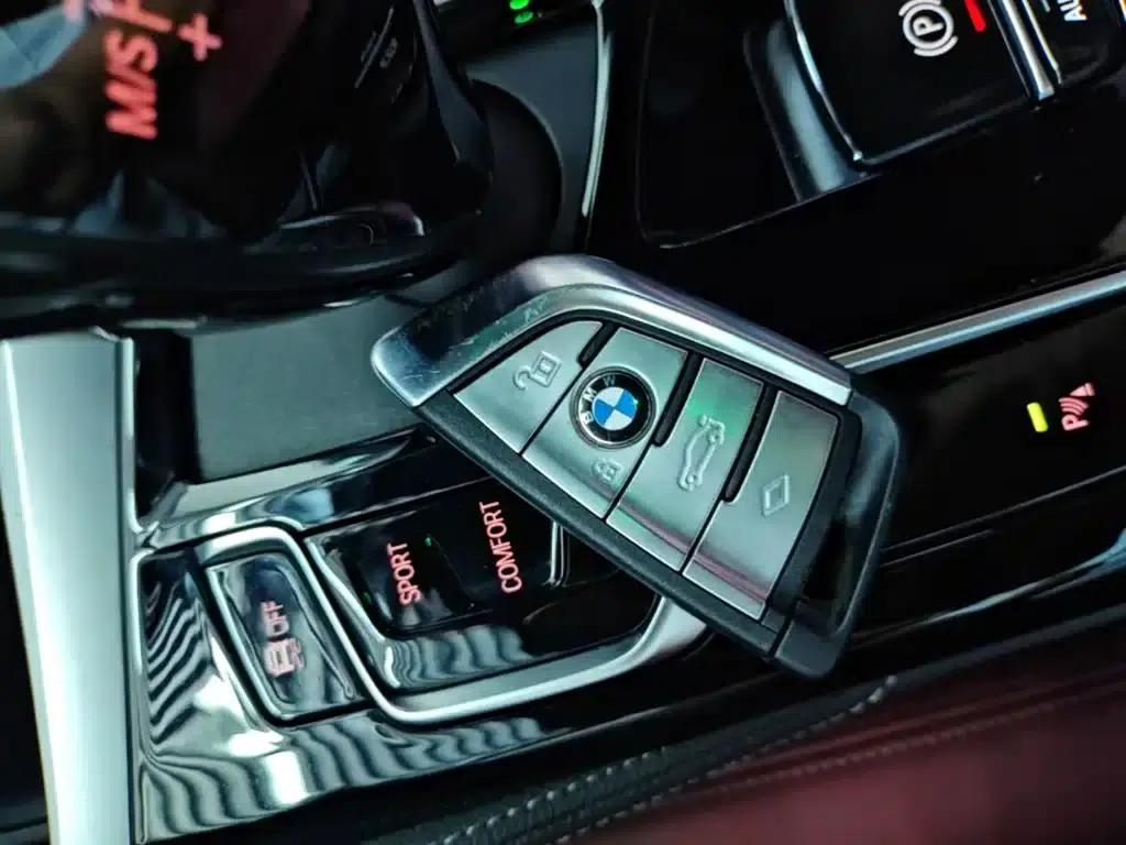 2023 BMW 5 Series 530Li Leading Edition M Sport Package — миниатюра 9