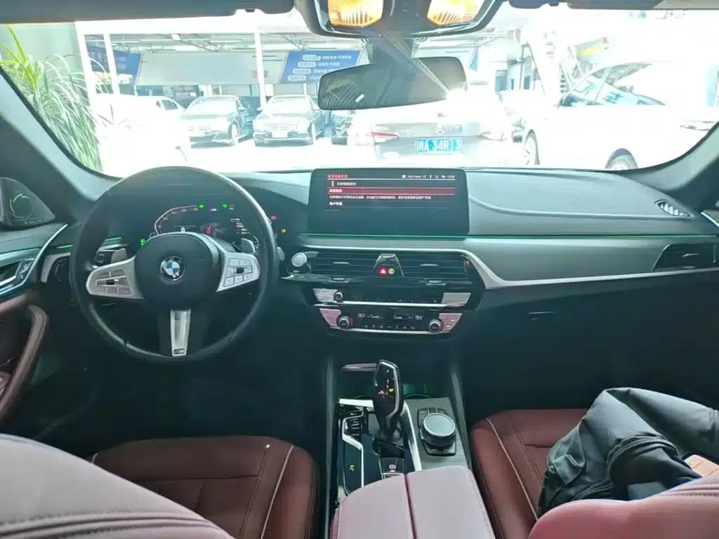 2023 BMW 5 Series 530Li Leading Edition M Sport Package — миниатюра 10