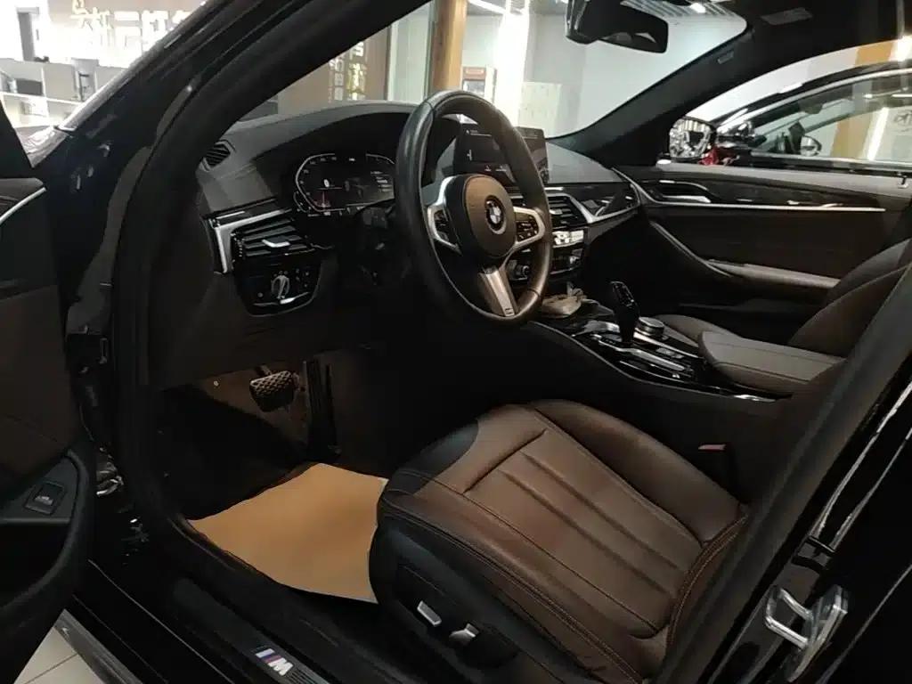 2020 BMW 5 Series 525Li M Sport Package — миниатюра 15