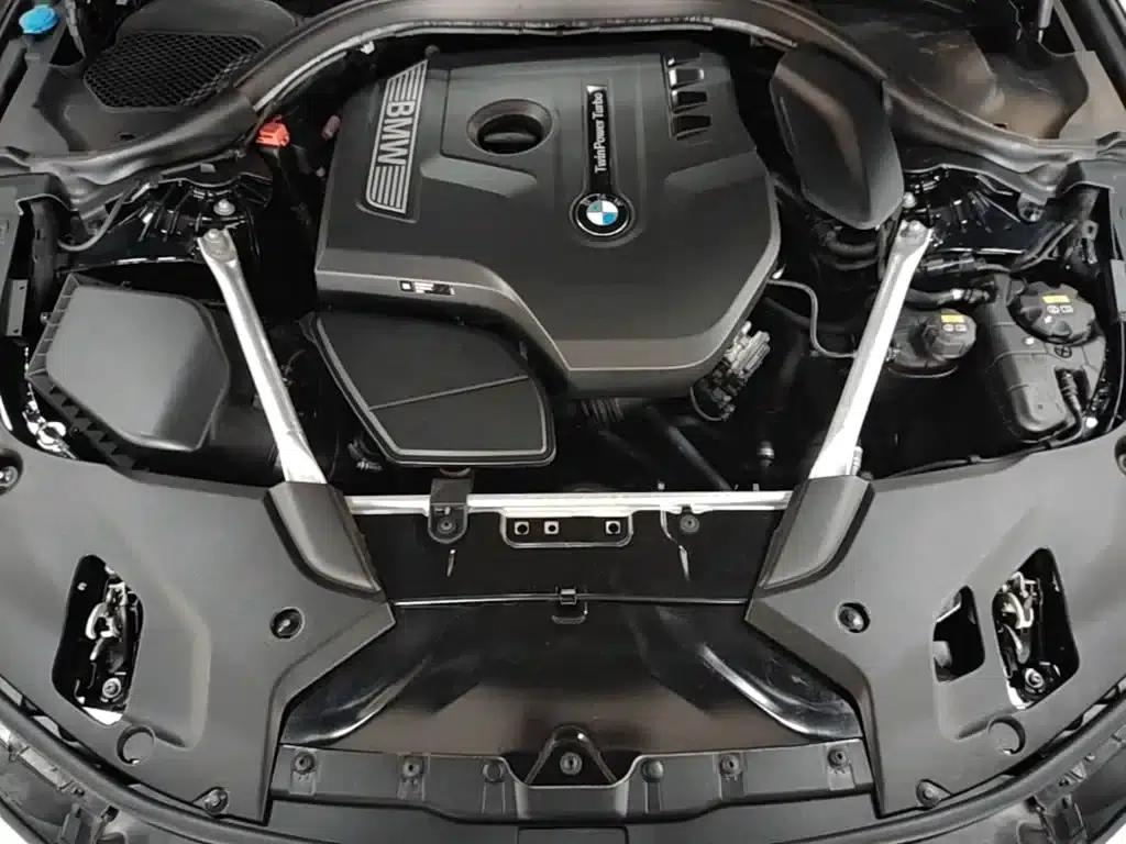 2020 BMW 5 Series 525Li M Sport Package — миниатюра 20