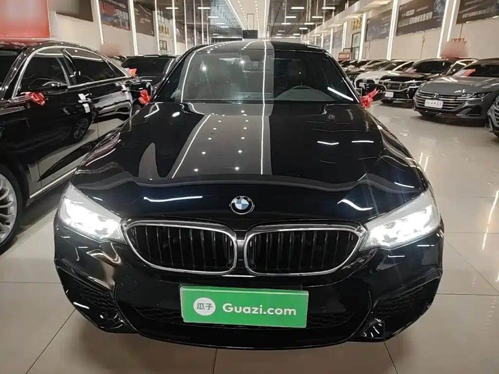 2020 BMW 5 Series 525Li M Sport Package — миниатюра 3