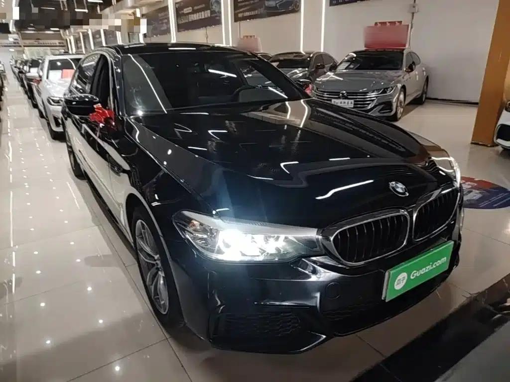 2020 BMW 5 Series 525Li M Sport Package — миниатюра 4