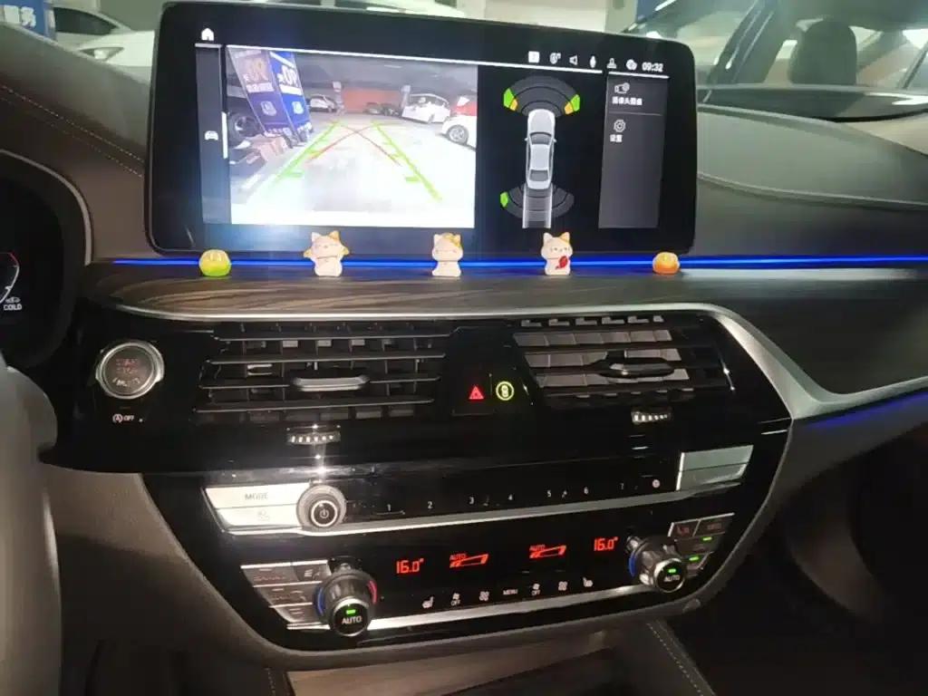 2023 BMW 5 Series 530Li Leading Luxury Package — миниатюра 13