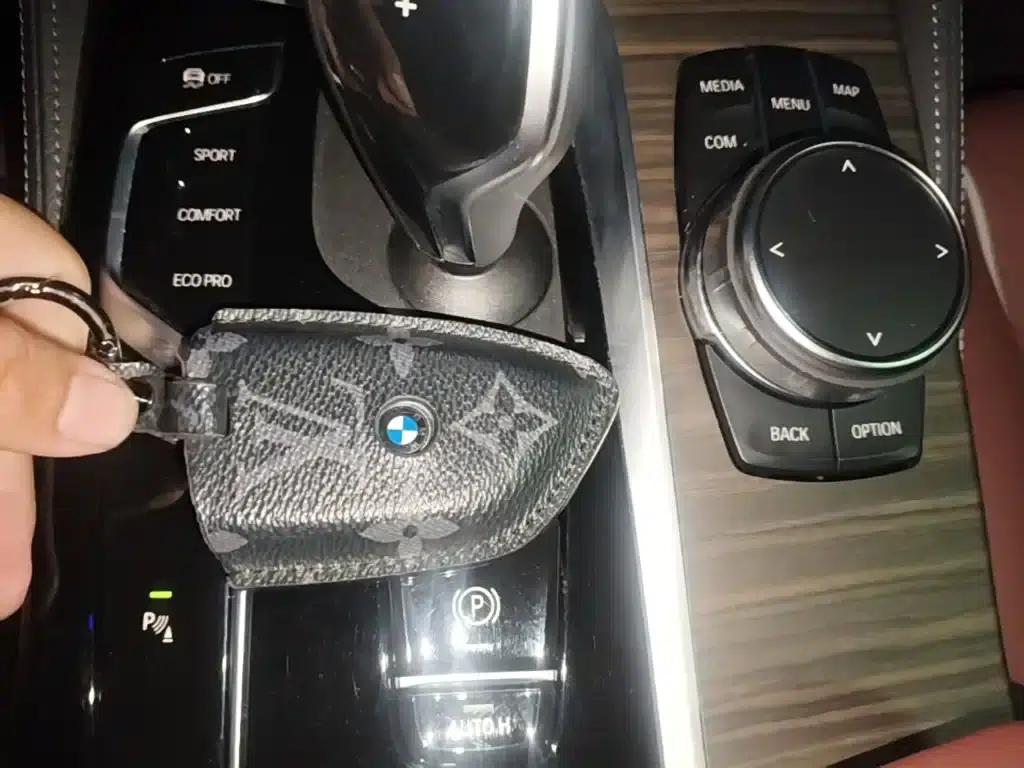 2023 BMW 5 Series 530Li Leading Luxury Package — миниатюра 9