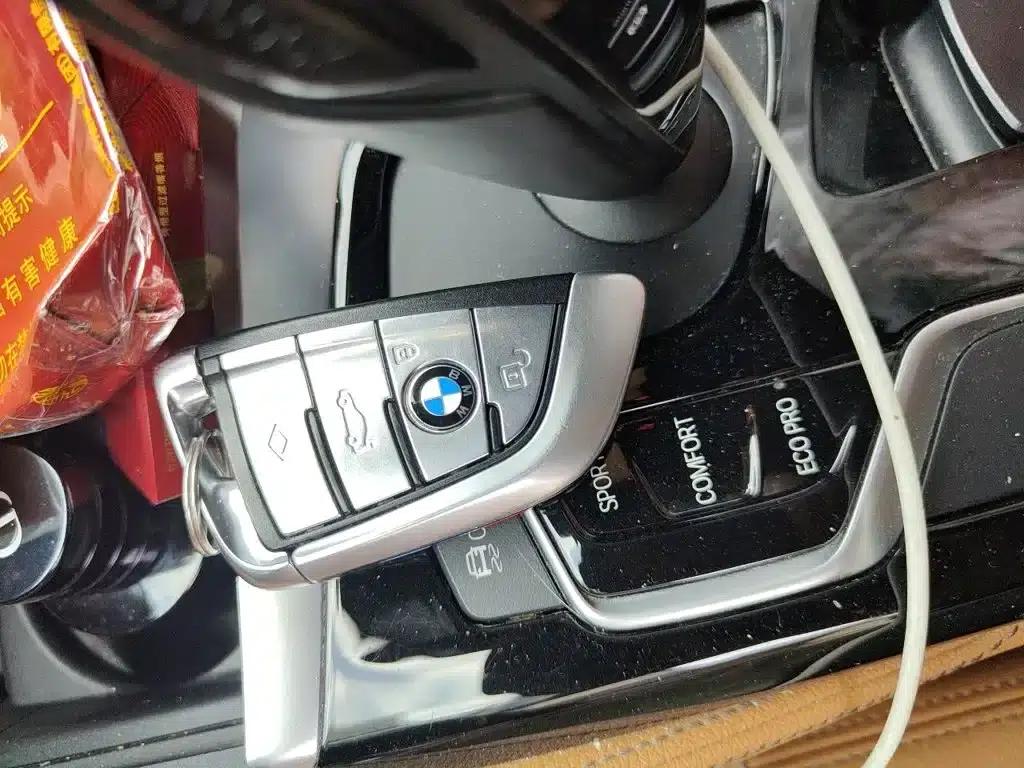2018 BMW 5 Series 530Li Leading Edition M Sport Package — миниатюра 12