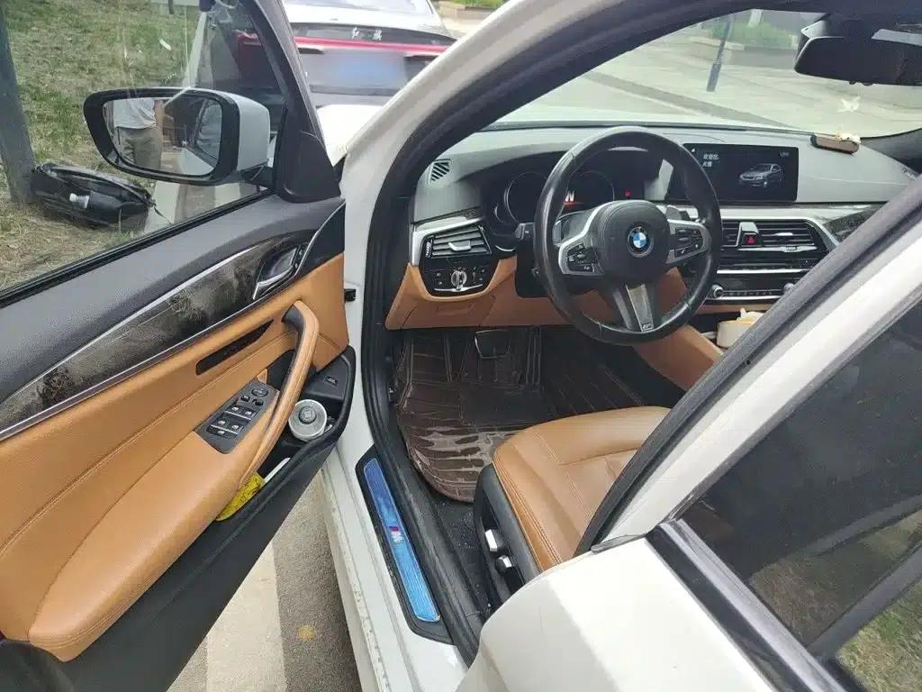 2018 BMW 5 Series 530Li Leading Edition M Sport Package — миниатюра 14