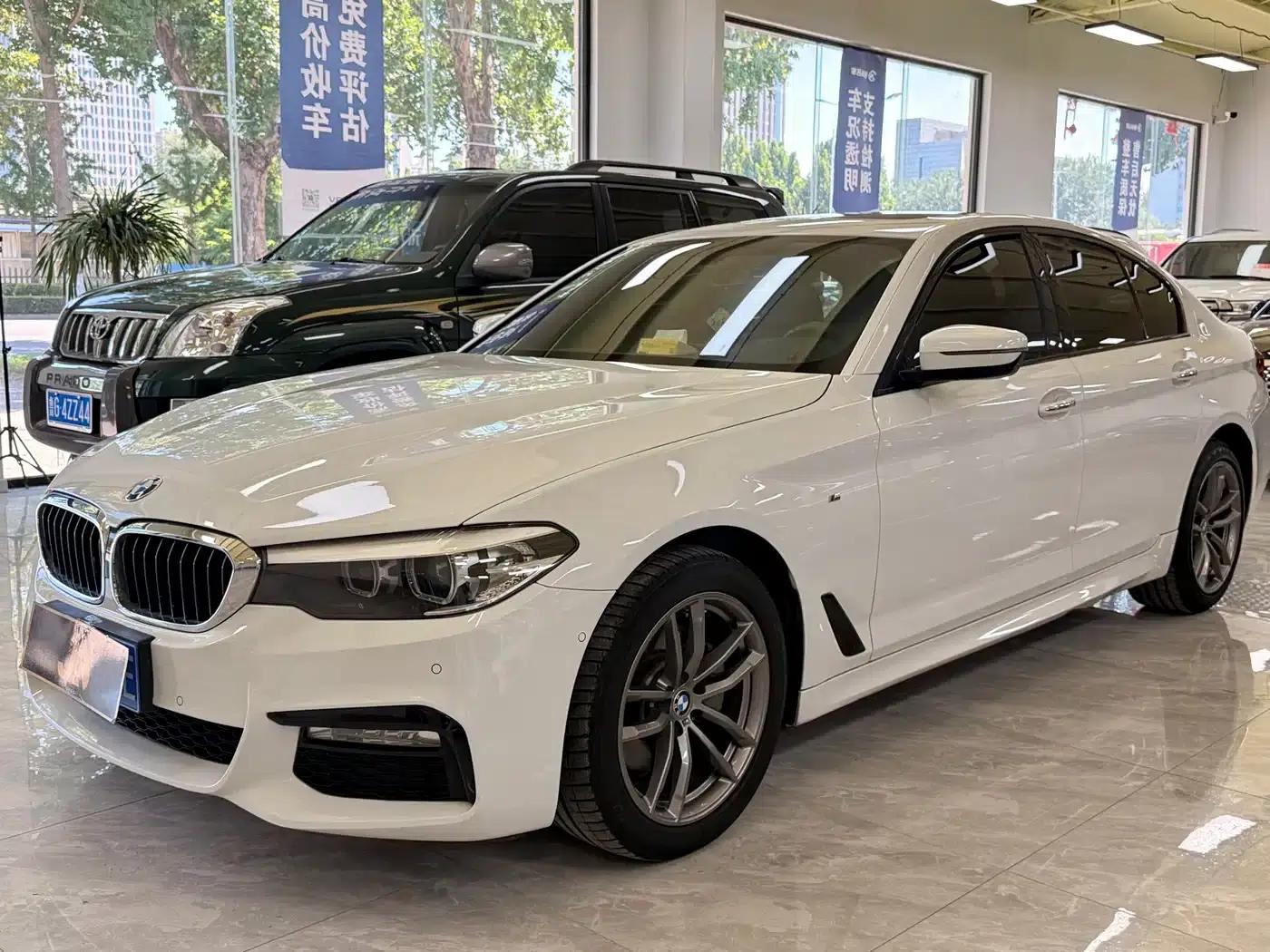 2018 BMW 5 Series Imported Model 525i M Sport Package — миниатюра 2