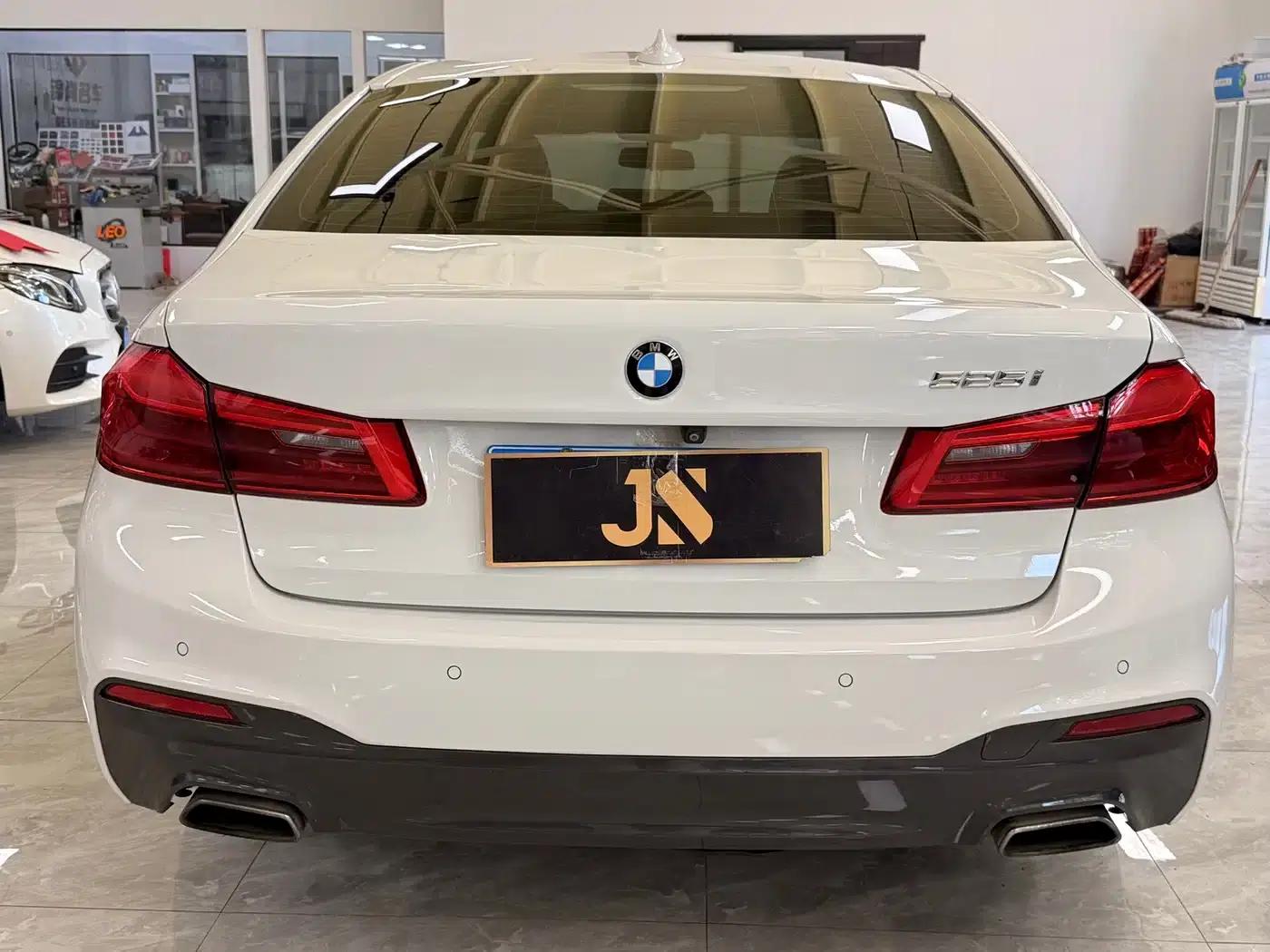 2018 BMW 5 Series Imported Model 525i M Sport Package — миниатюра 8