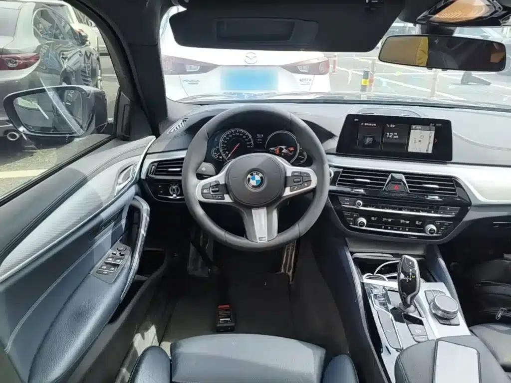 2018 BMW 5 Series Imported Model 525i M Sport Package — миниатюра 11