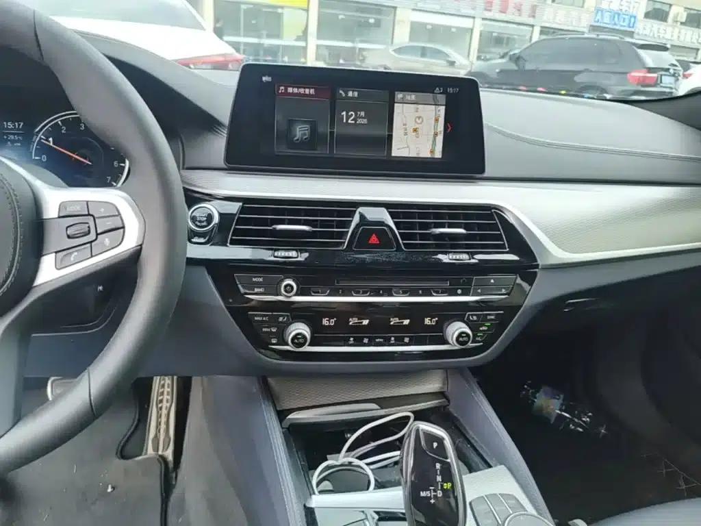 2018 BMW 5 Series Imported Model 525i M Sport Package — миниатюра 13