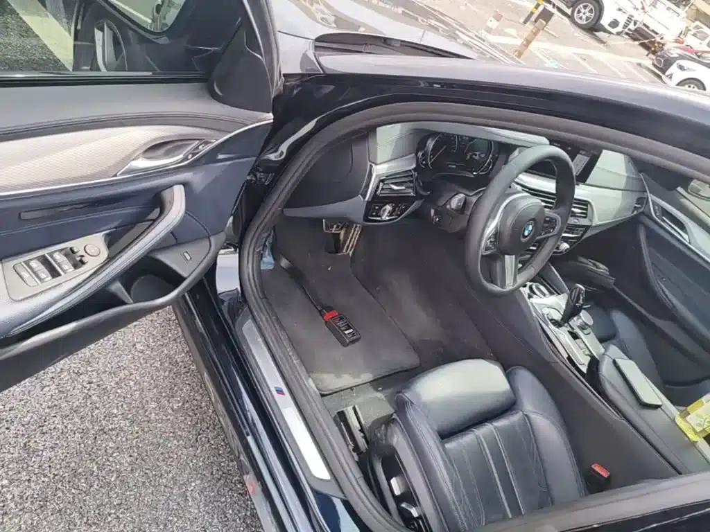 2018 BMW 5 Series Imported Model 525i M Sport Package — миниатюра 16