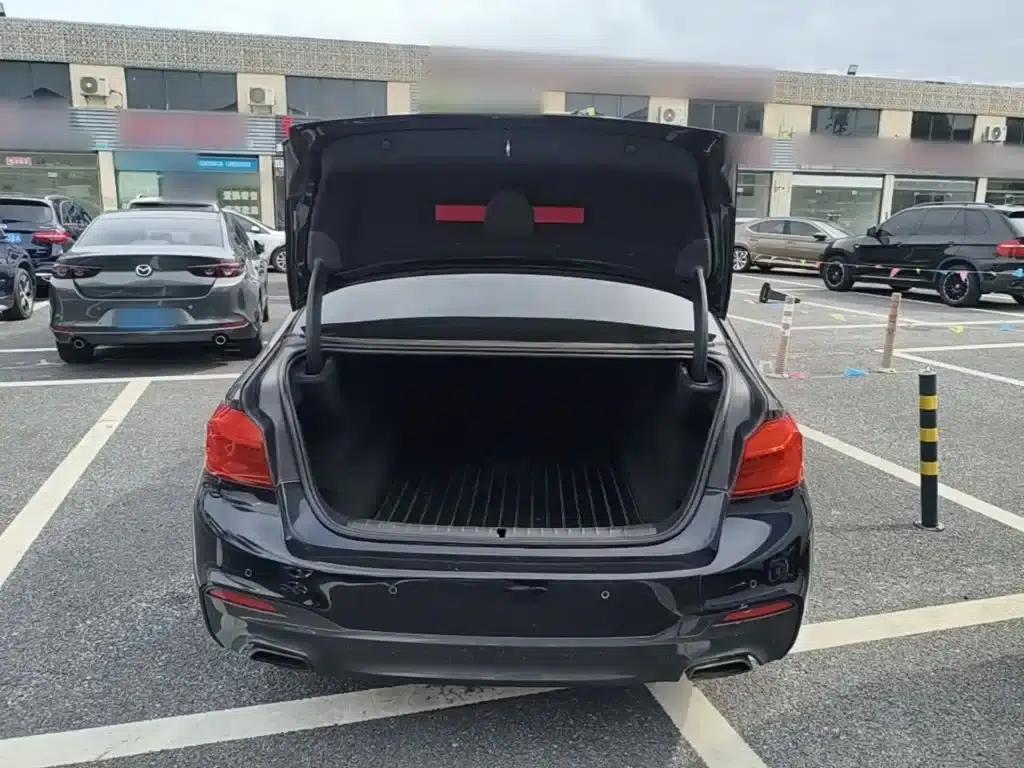 2018 BMW 5 Series Imported Model 525i M Sport Package — миниатюра 19