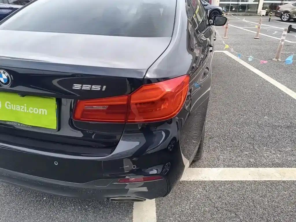 2018 BMW 5 Series Imported Model 525i M Sport Package — миниатюра 8