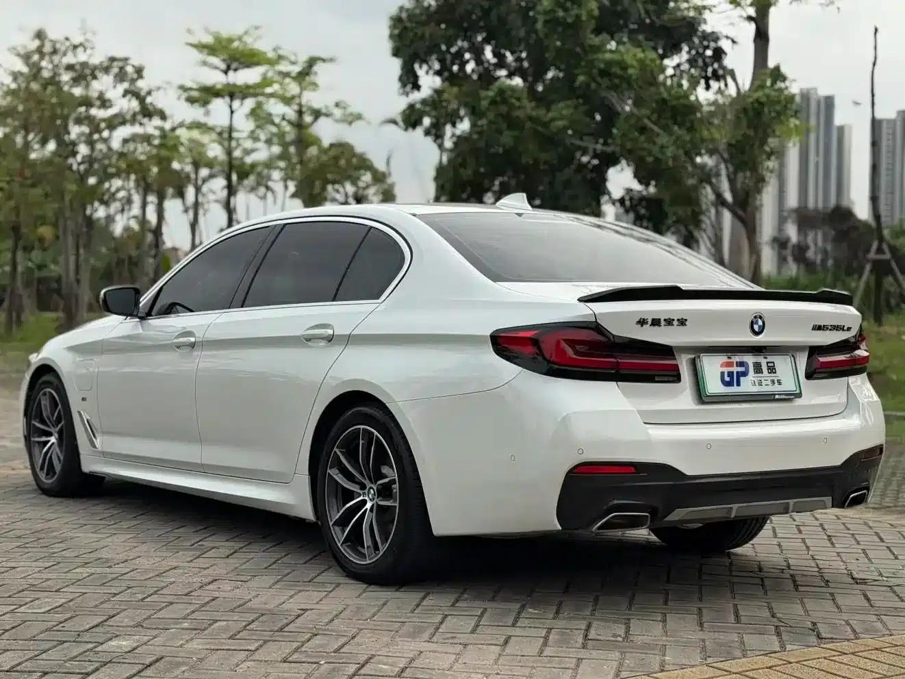 BMW 5 Series PHEV 2022 Facelift 535Le Luxury Package — миниатюра 4