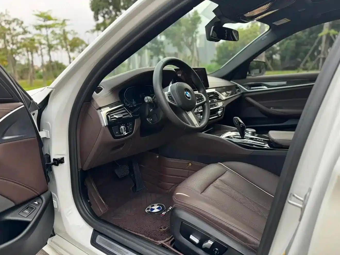 BMW 5 Series PHEV 2022 Facelift 535Le Luxury Package — миниатюра 8