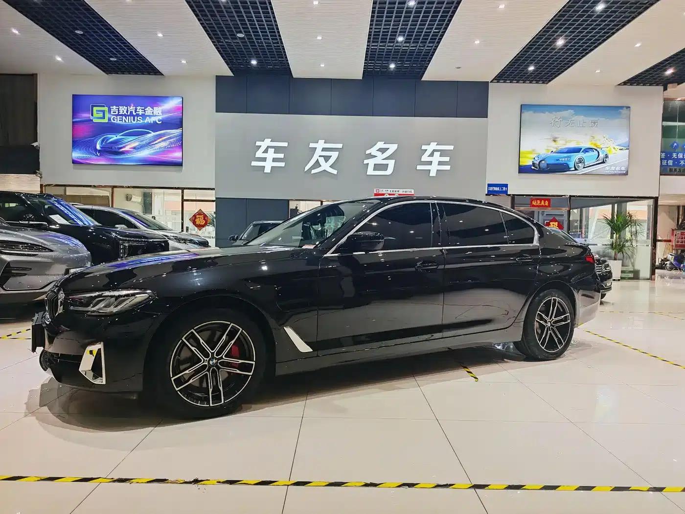 BMW 5 Series PHEV 2021 Facelift 535Le Luxury Package — миниатюра 1
