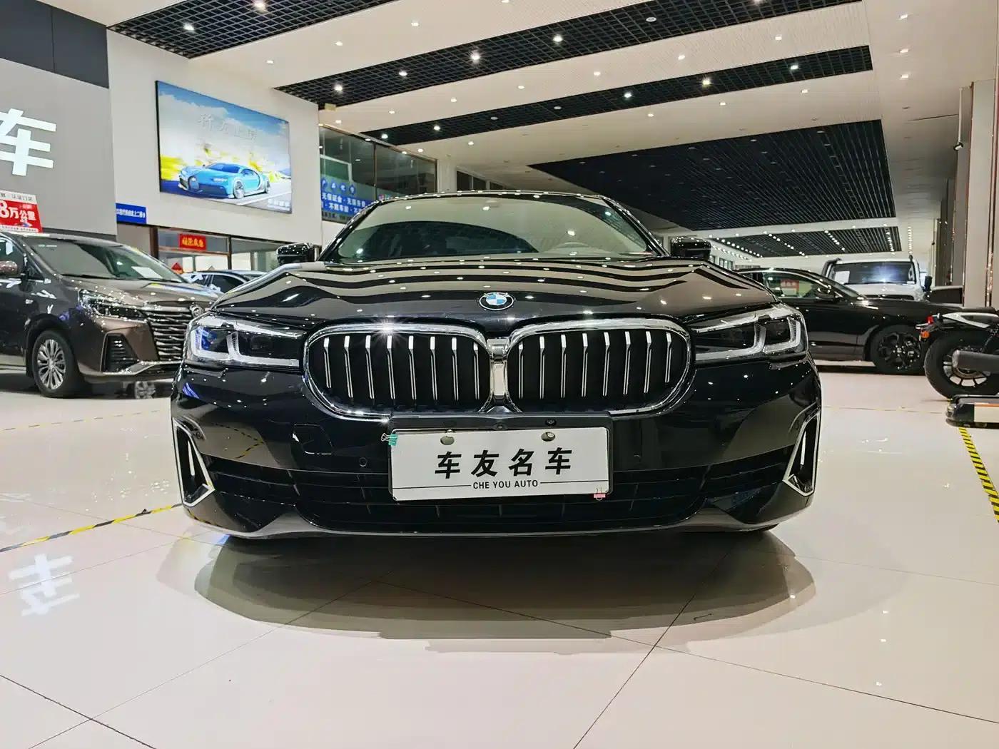 BMW 5 Series PHEV 2021 Facelift 535Le Luxury Package — миниатюра 3