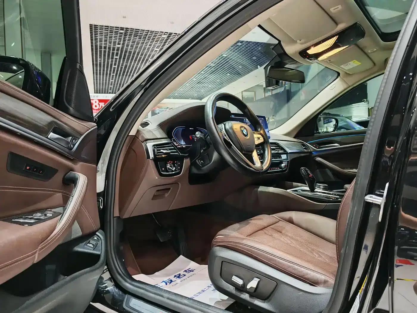 BMW 5 Series PHEV 2021 Facelift 535Le Luxury Package — миниатюра 4