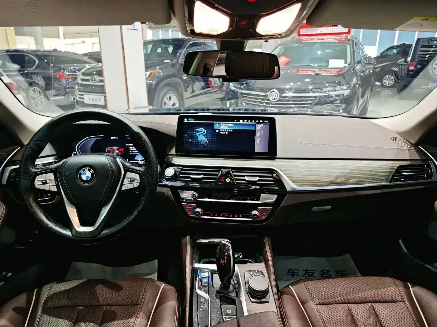 BMW 5 Series PHEV 2021 Facelift 535Le Luxury Package — миниатюра 8
