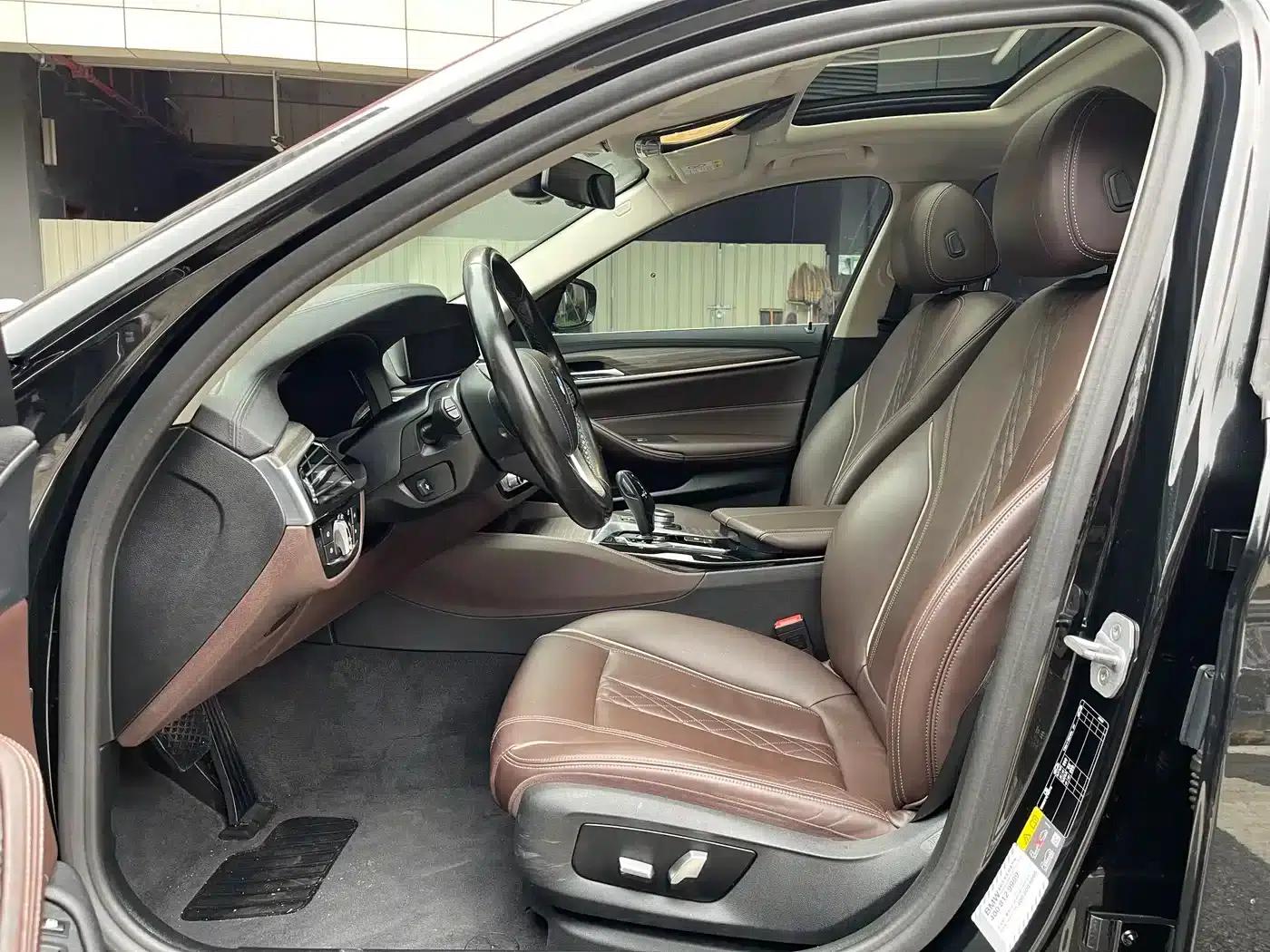 BMW 5 Series PHEV 2019 Facelift 530Le Luxury Package — миниатюра 11