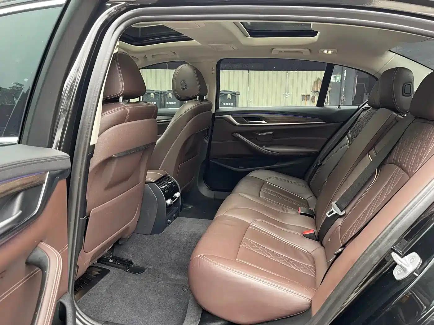 BMW 5 Series PHEV 2019 Facelift 530Le Luxury Package — миниатюра 12