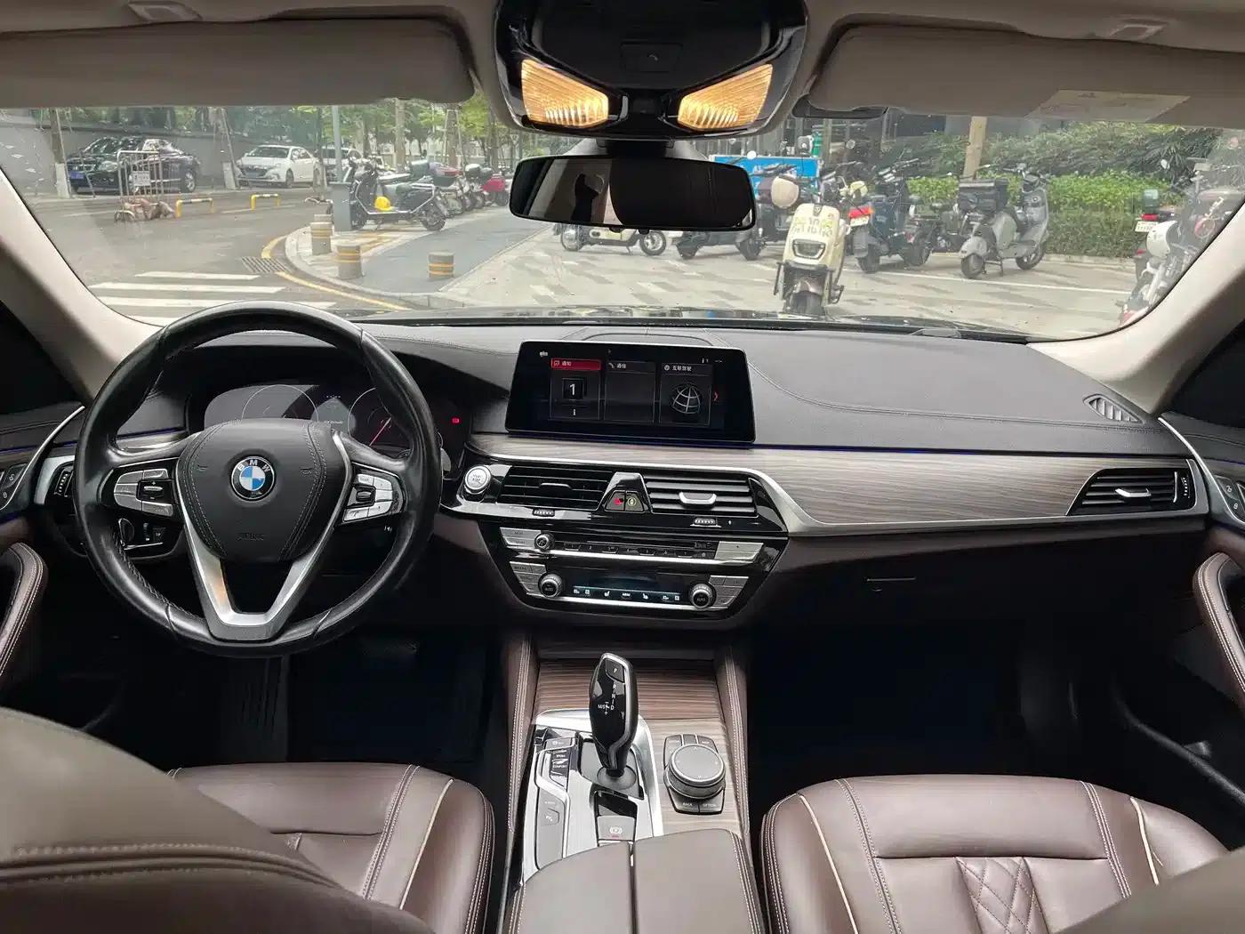 BMW 5 Series PHEV 2019 Facelift 530Le Luxury Package — миниатюра 13