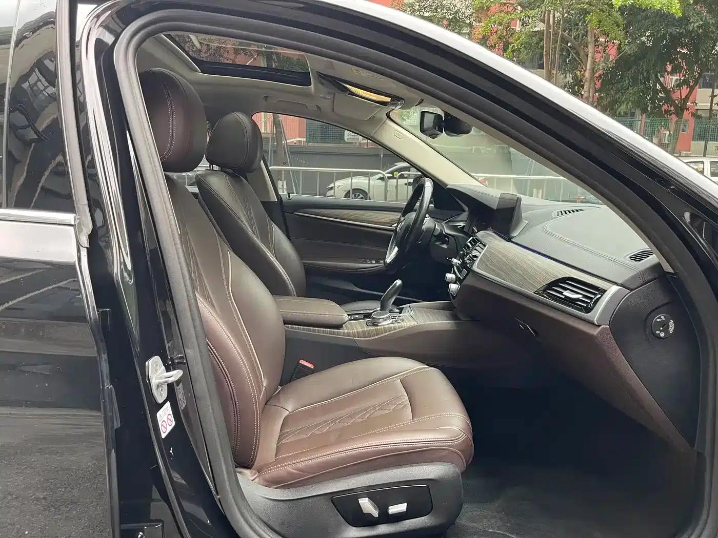 BMW 5 Series PHEV 2019 Facelift 530Le Luxury Package — миниатюра 16