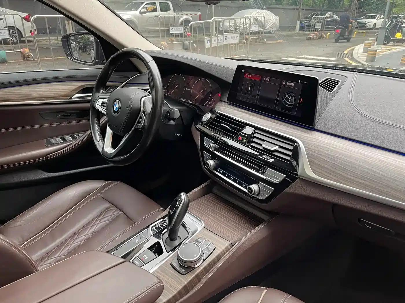 BMW 5 Series PHEV 2019 Facelift 530Le Luxury Package — миниатюра 17